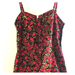Red rose print Betsey Johnson dress Size M 🌹